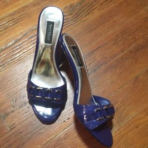 White House Black Market size 6 1/2 Prescot heel